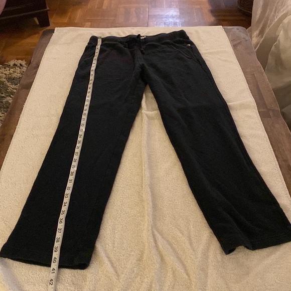 UGG black wide legged sweatpants with drawstring from Neiman’s. Unisex - Picture 9 of 15